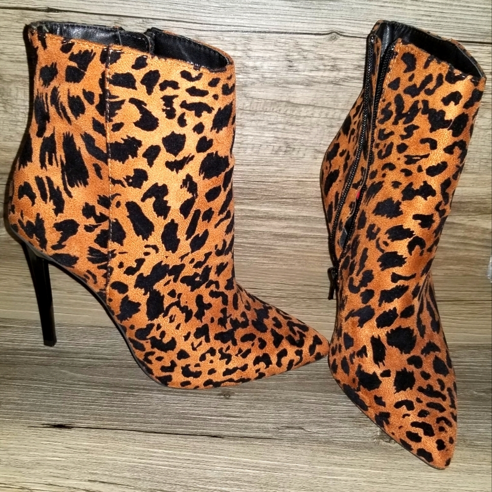 Leopard !! SOLD!! Boots